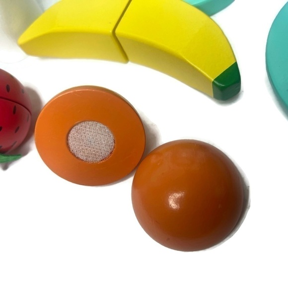 Butterflies KidKraft Smoothie Toy Blender Wooden Fruit Set - Picture 5 of 8